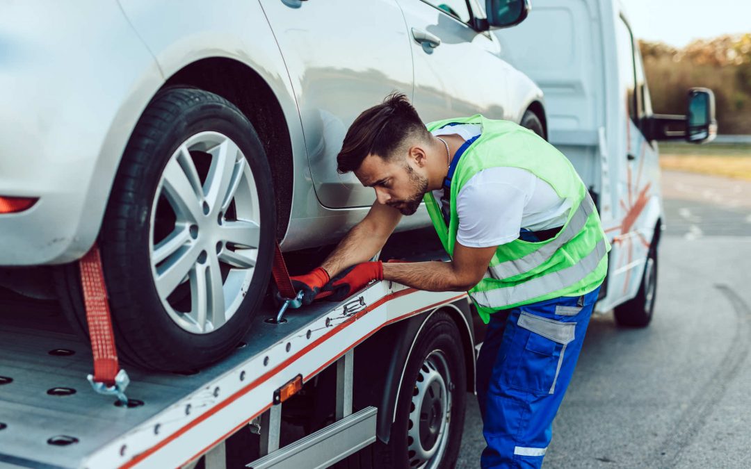 Flatbed vs Wheel Lift Towing: Which Does Your Car Need?